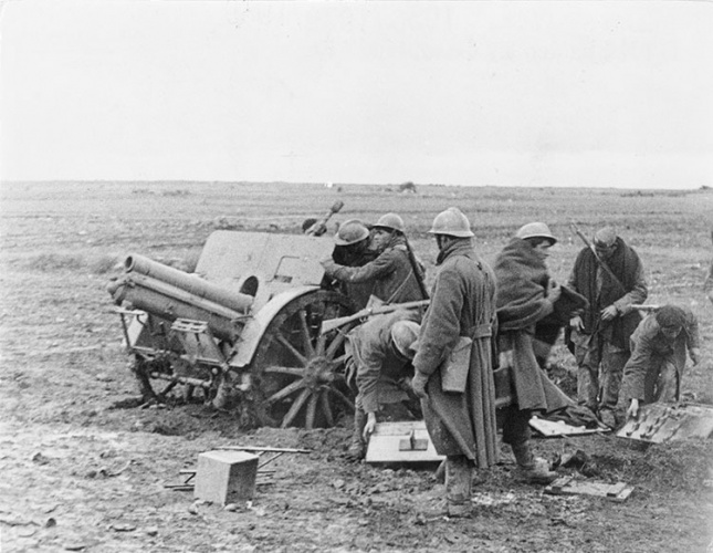 La artillería recoge material tras un ataque. (del libro Guadalajara 1937. Testimonios de una batalla