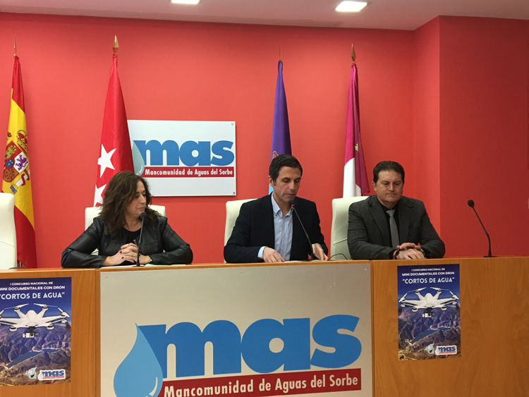 El presidente de la Mancomunidad de Aguas del Sorbe, Javier Rodríguez presenta el nuevo concurso de fotografía patrocinado por la MAS