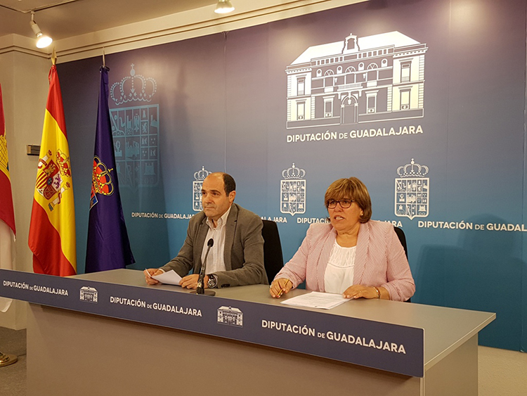 José Ángel Parra y Lucía Enjuto, vicepresidente tercero y diputado delegado de Obras e Infraestructuras, y diputada de Desarrollo Rural y Medio Ambiente