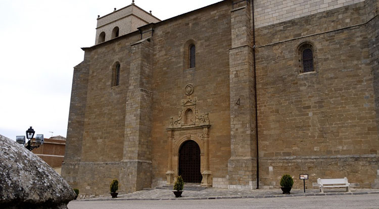 Iglesia de Pareja. Ayuntamiento de Pareja.