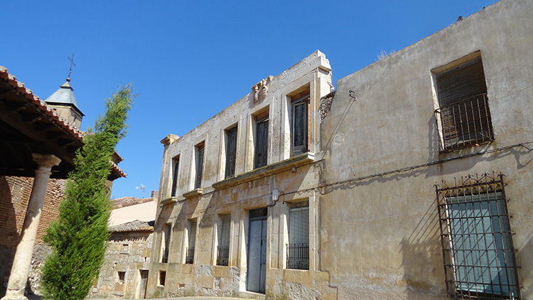 Palacio inacabado de los Romo y Gamboa en Cañizar