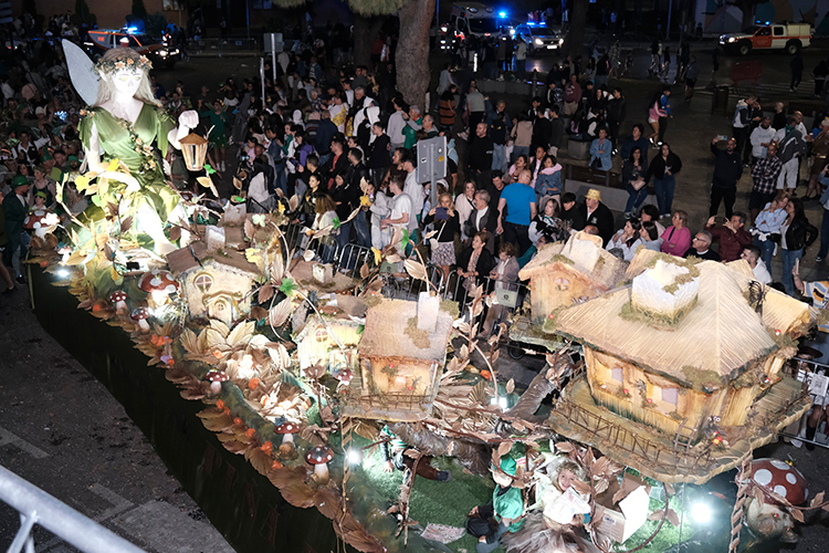 Desfile de Carrozas de Azuqueca de Henares Desfile de Carrozas de Azuqueca de Henares